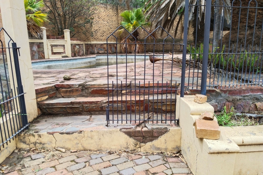 6 Bedroom Property for Sale in Hartbeespoort Rural North West